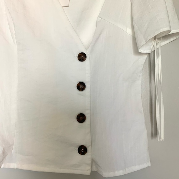 White blouse with buttons - Picture 7 of 7